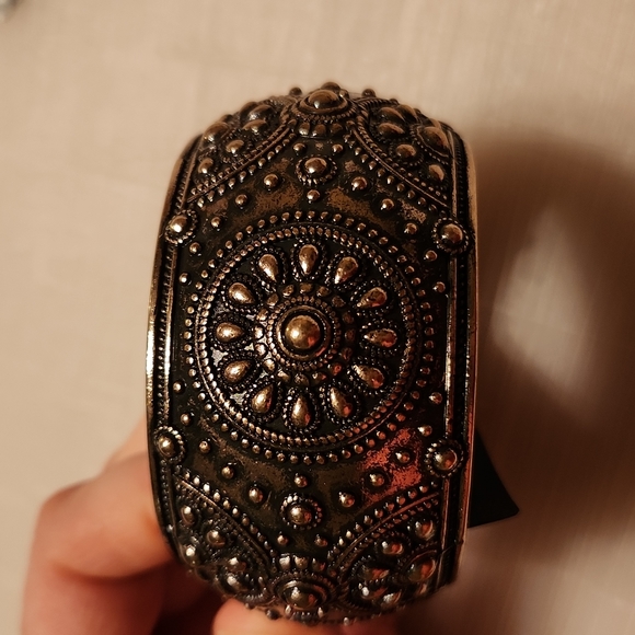 Set of 3 Chunky Statement Bracelets - Picture 6 of 10